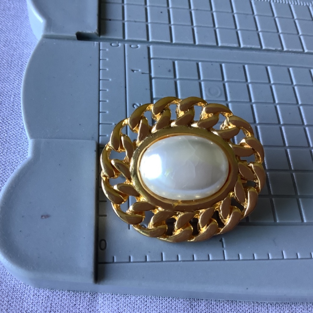 Brooch - Picture 4 of 5
